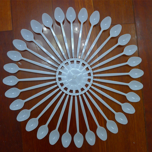 plastic fork spoon and knife 18